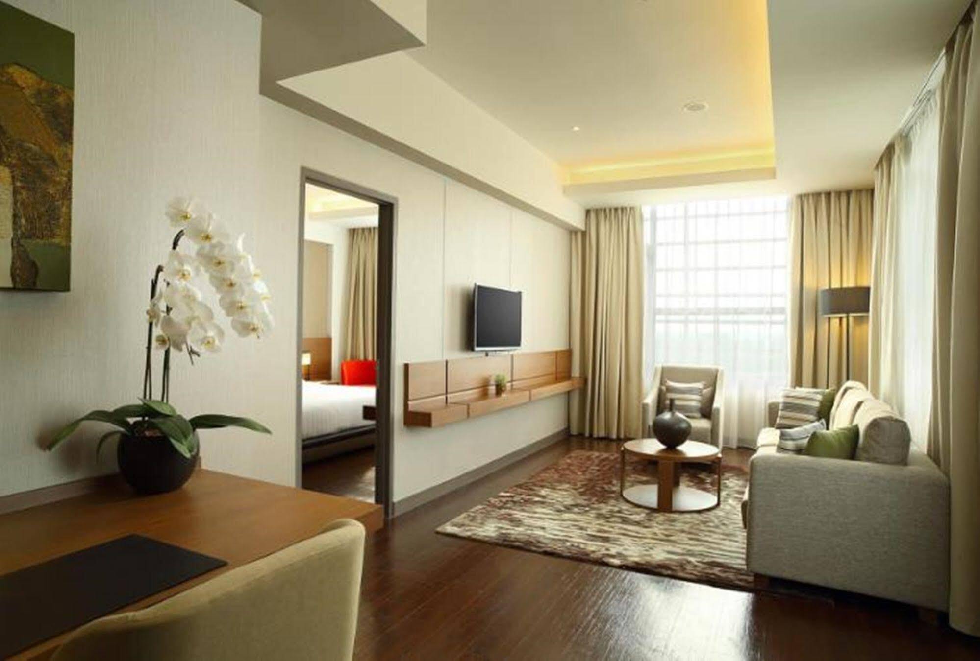 Hotel Santika Premiere Ice - Bsd City Серпонг Экстерьер фото